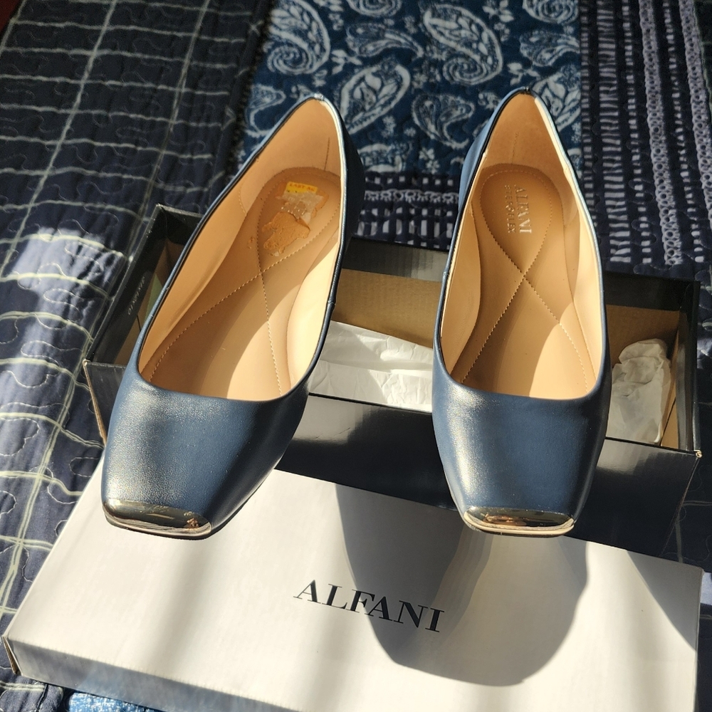 Alfani Women's Metallic Blue Flats